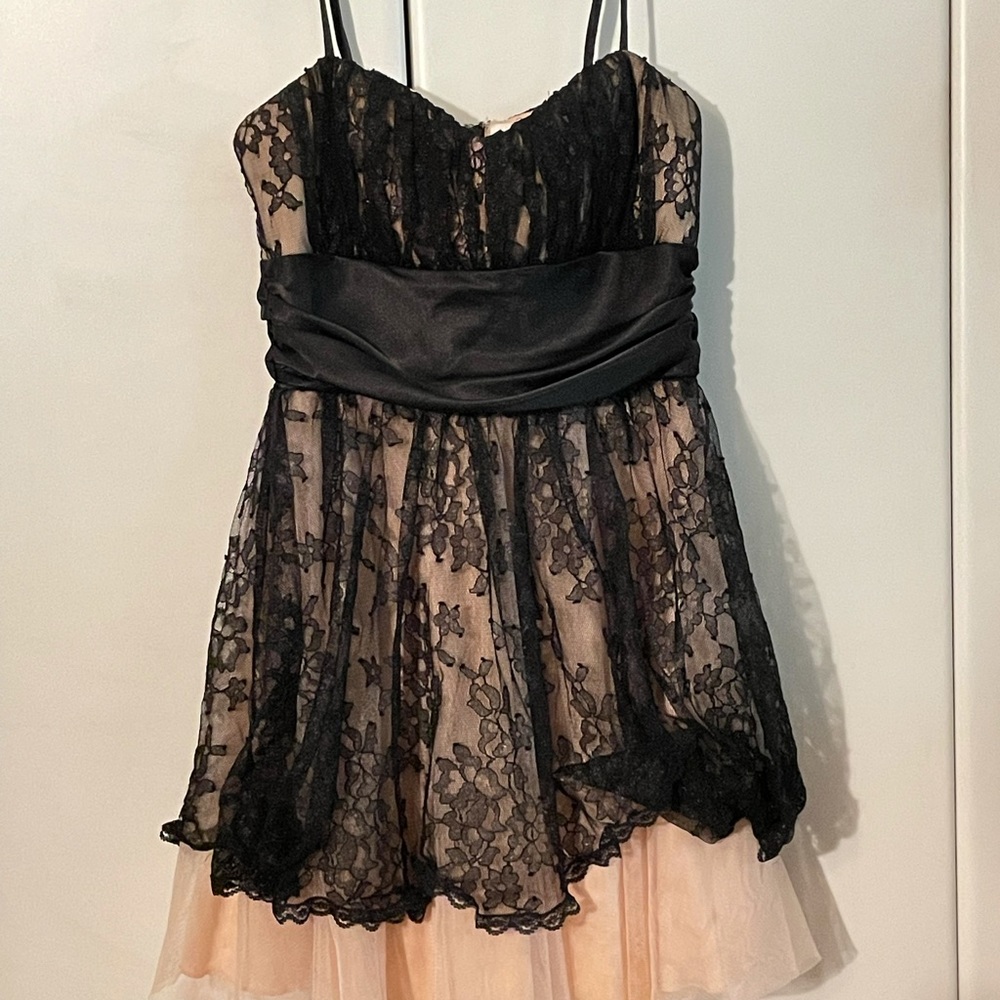 Short Black Lace Prom Dress